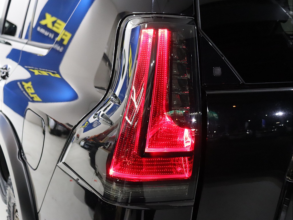 新品アルティメットテールランプ！