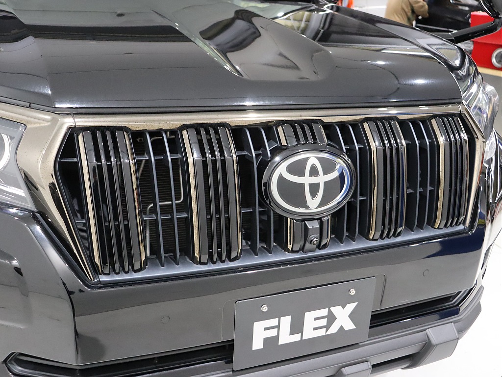 専用ブラックメッキフロントグリル！