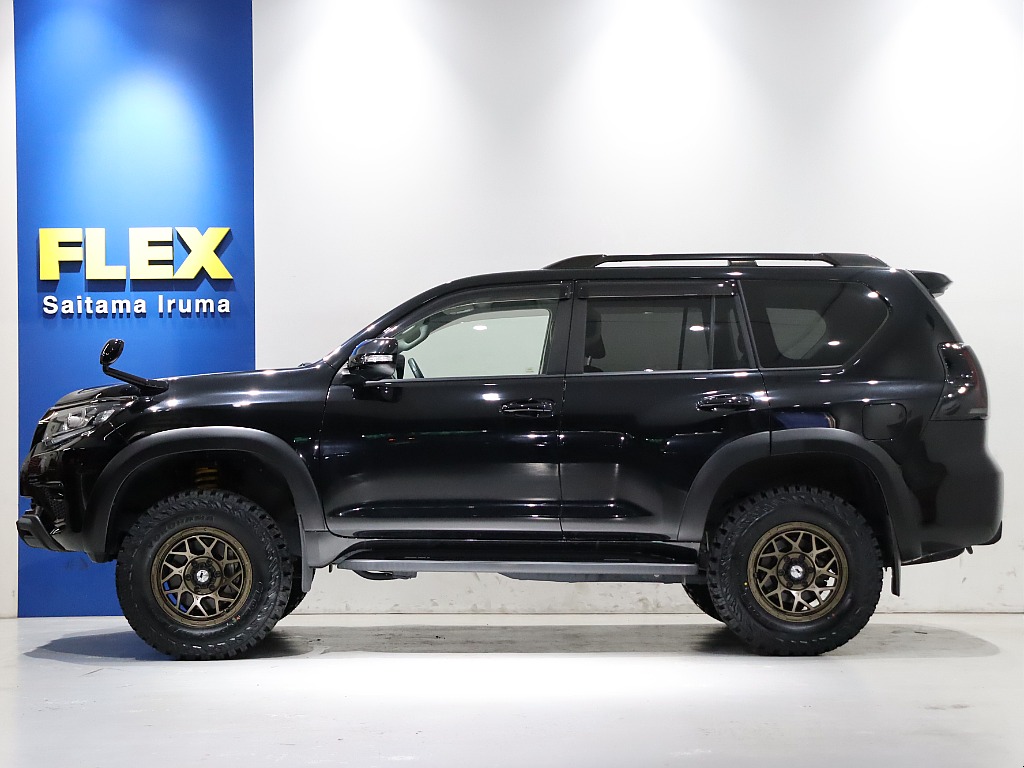 サイドステップ付きで乗り降り楽チン！