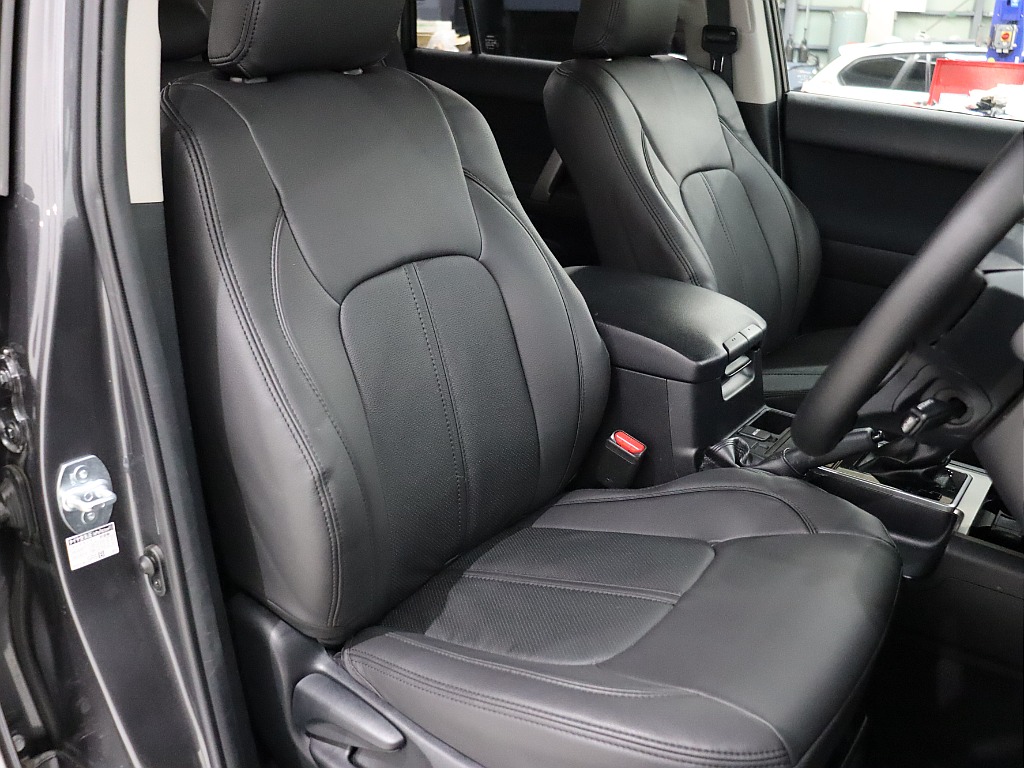 1列目！ブラックシートカバー装着！
