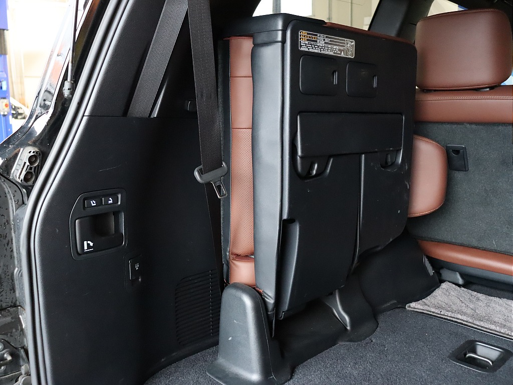 ラゲッジ内張り！