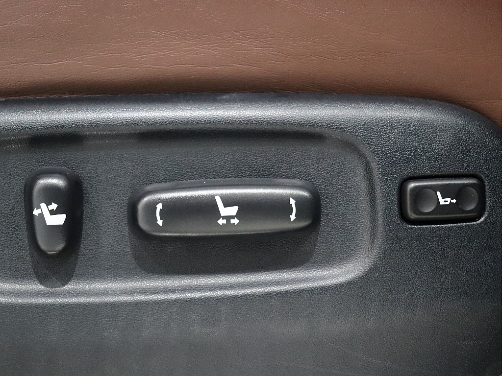 前席パワーシート！