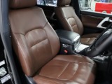 ブラウンシート！シートヒーター・シートベンチレーション装備です☆