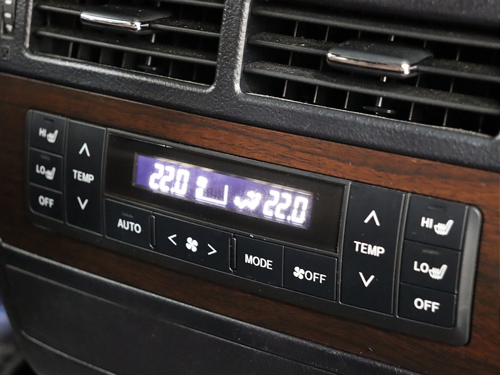 リアシートエアコンスイッチ！