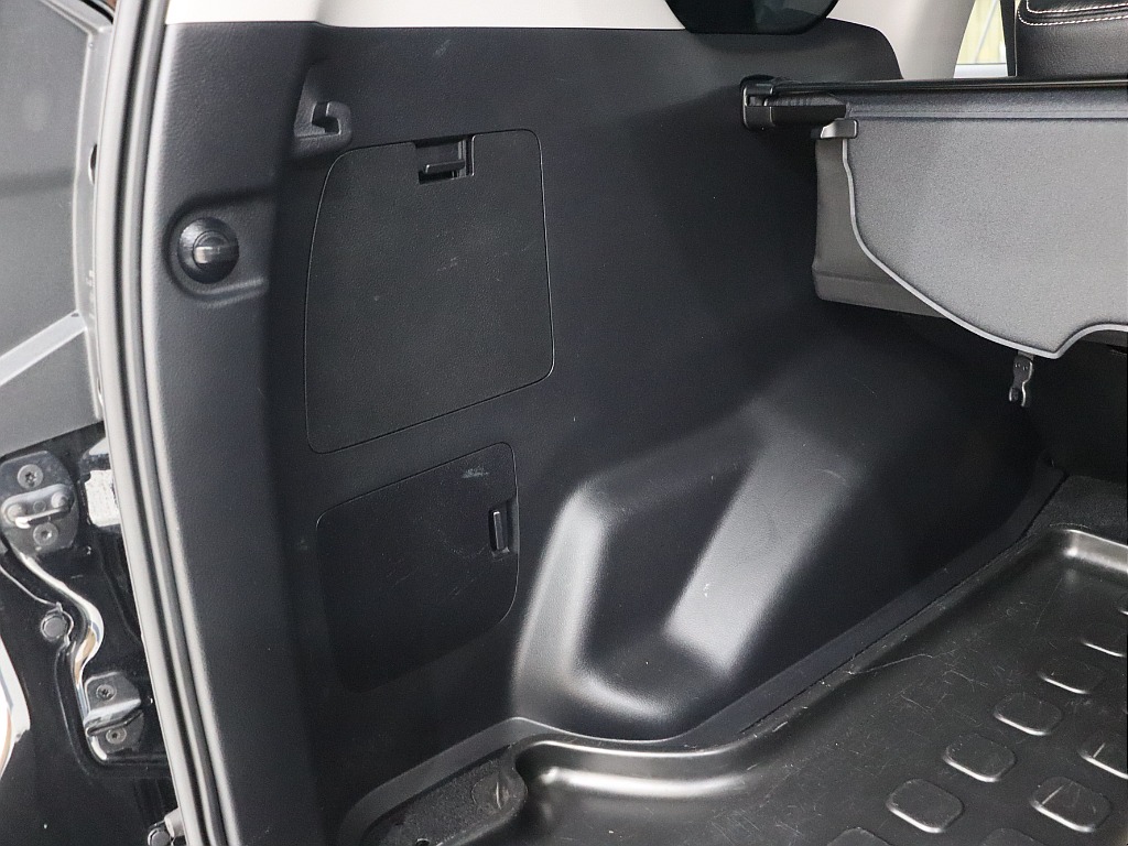 ラゲッジ内張り！