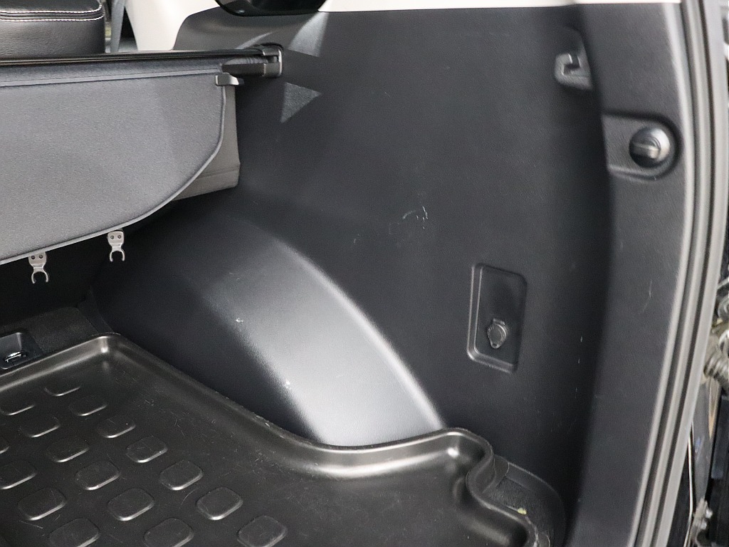 ラゲッジ内張り！