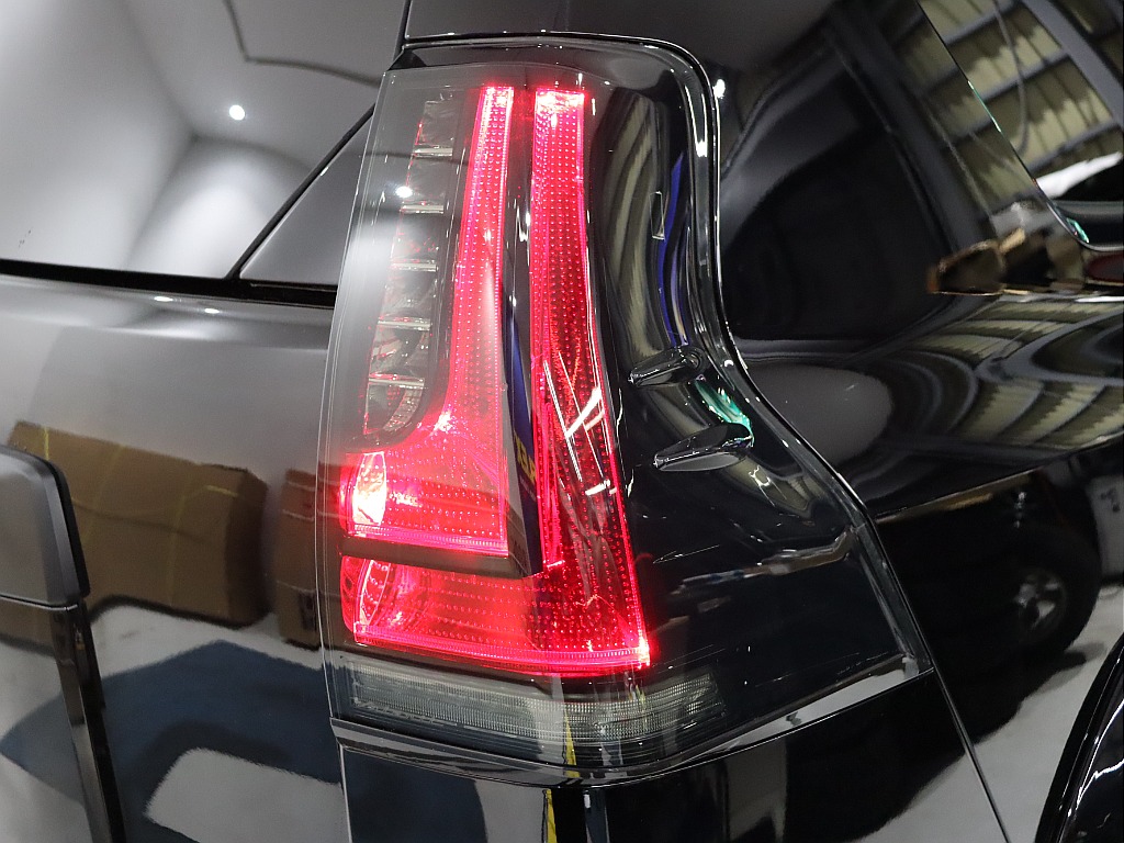 新品FLEXオリジナルULTIMATE　BLACKテールランプ装備！