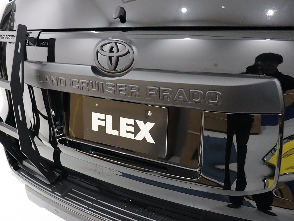 ガーニッシュマッドブラック！