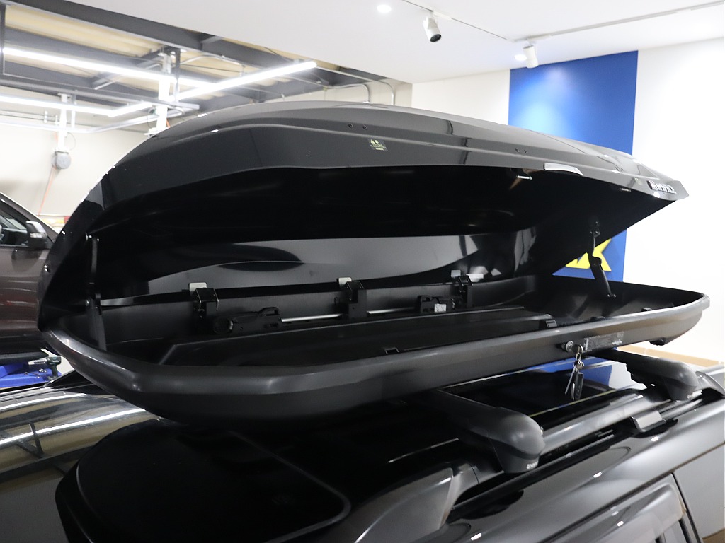 ルーフボックス！車内に積み込みきれないお荷物も追加で積み込み可能です！