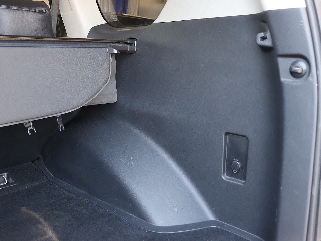 ラゲッジ内張り！