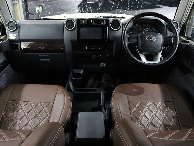 遊び心溢れるインパネ周り！