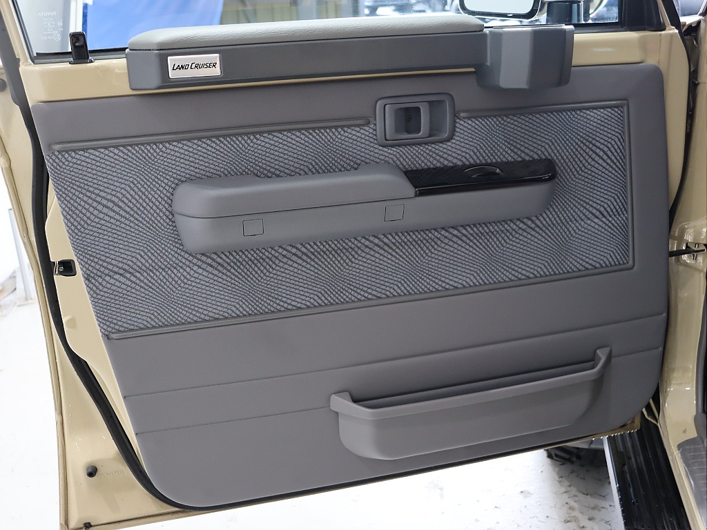 ドア内張の状態も良好です！