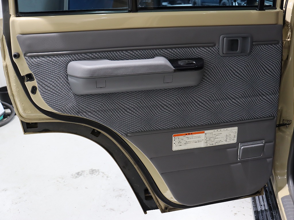 ドア内張の状態も良好です！