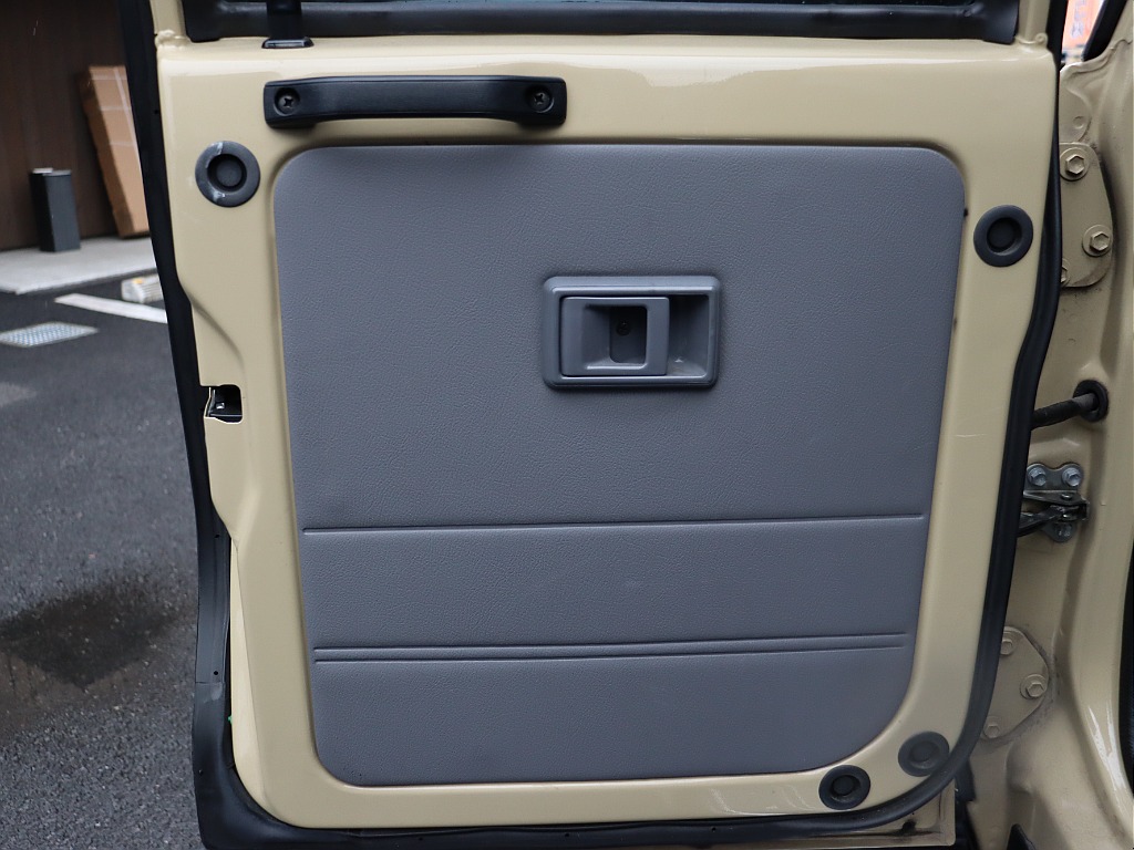 ラゲッジ内張りの状態も良好です！