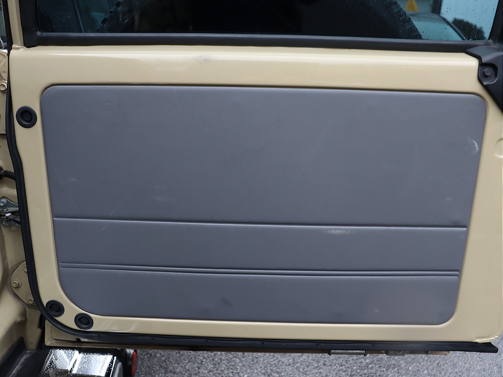 ラゲッジ内張りの状態も良好です！