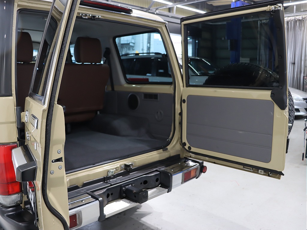 懐かしの観音開き仕様！