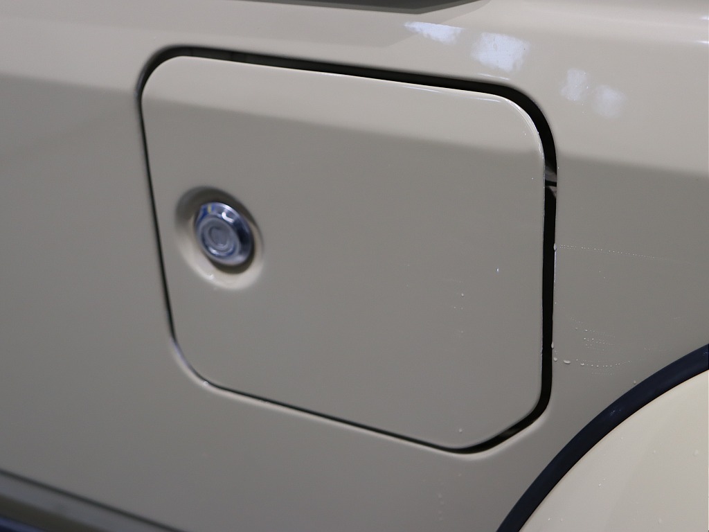 給油口も鍵で開閉！懐かしさを感じますね！