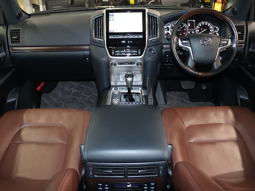 ブラウンシートで高級感あふれる内装！