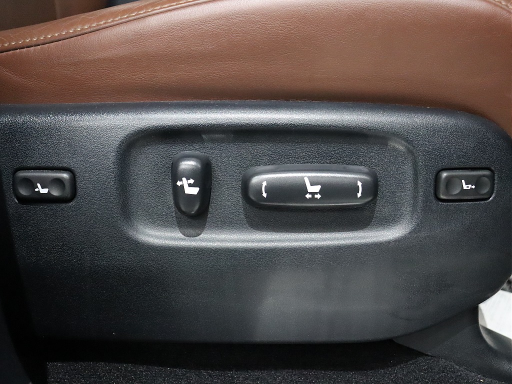 前席電動シート！