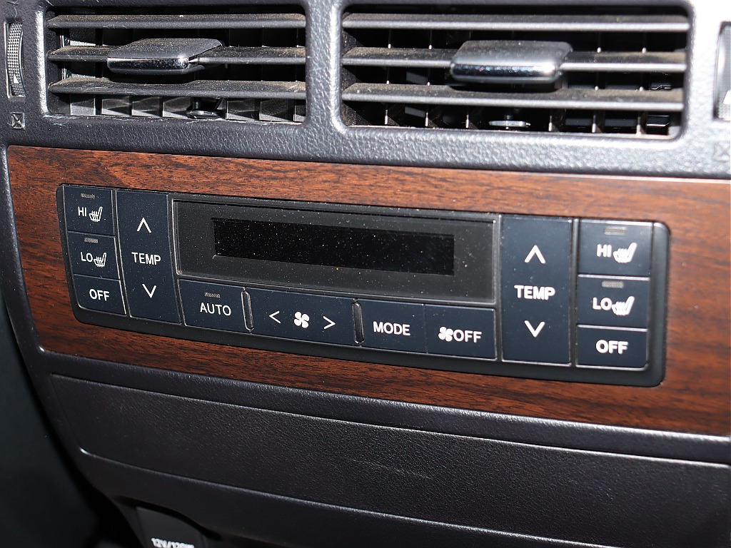 リアシートエアコンスイッチ！