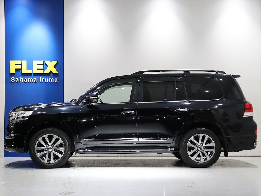 カラーは大人気のブラック！