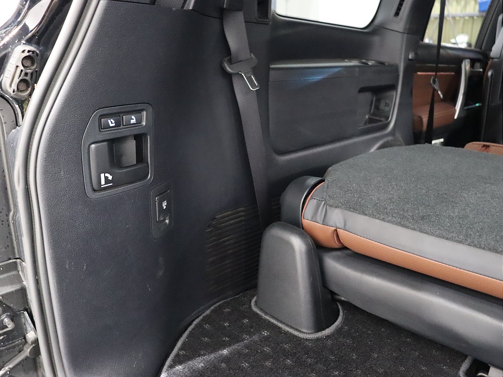 ラゲッジ内張り！