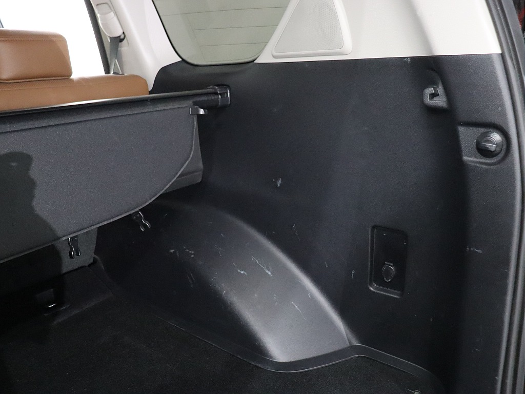 ラゲッジ内張り！