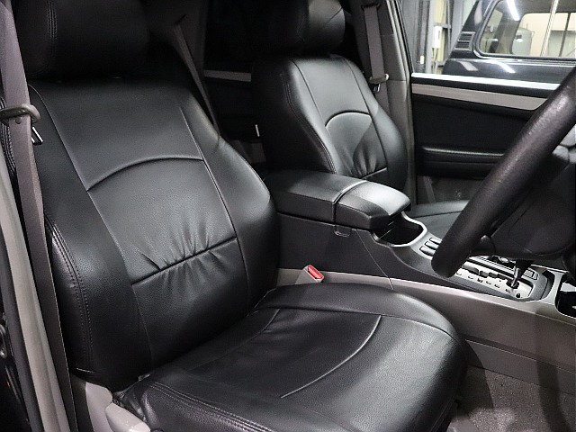 クラッツィオブラックシートカバー装備！