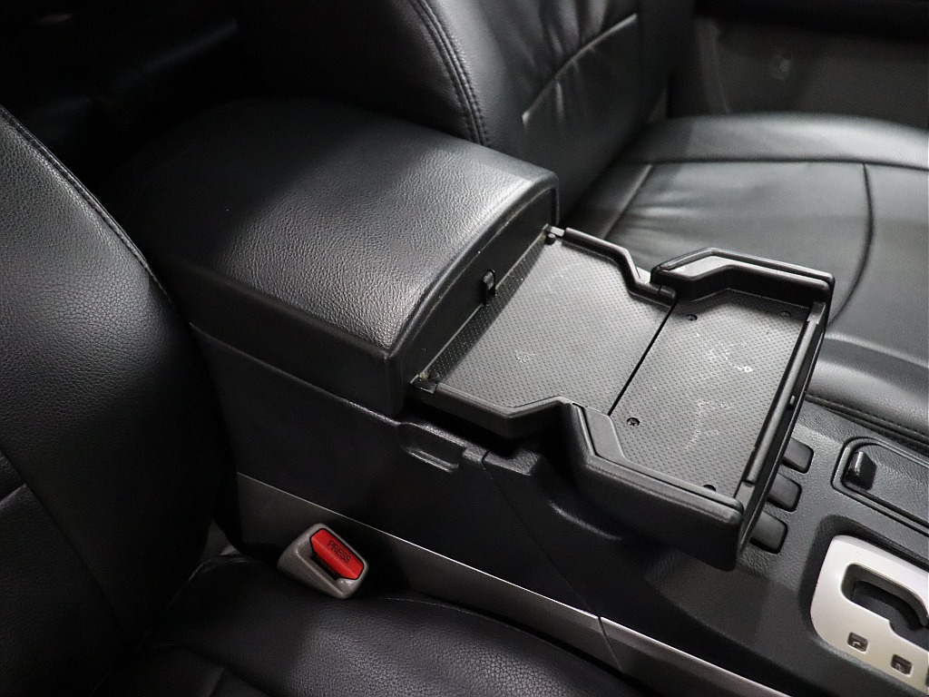 コンソールボックスは小物置きに変形可能！