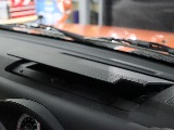 運転席前のダッシュボードには収納スペース！