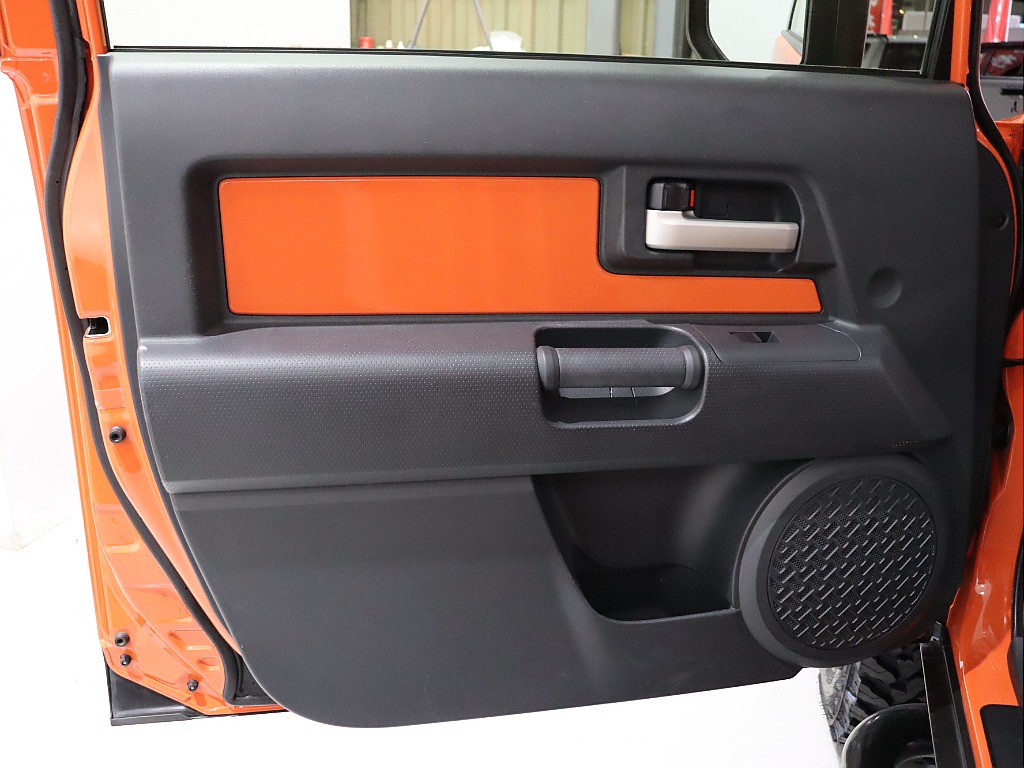 ドア内張の状態も良好です！ボディと同色でオシャレですね！