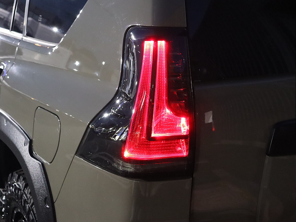 新品FLEXオリジナルULTIMATE　BLACKテールランプ装備！