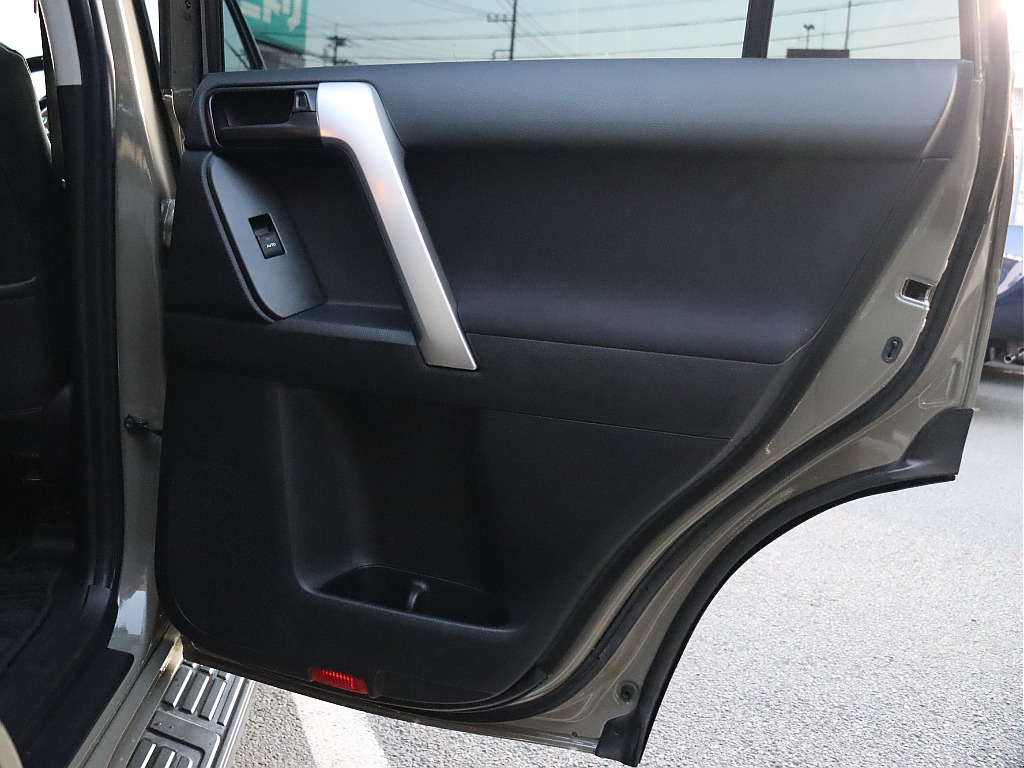 各内張りの状態も良好です！