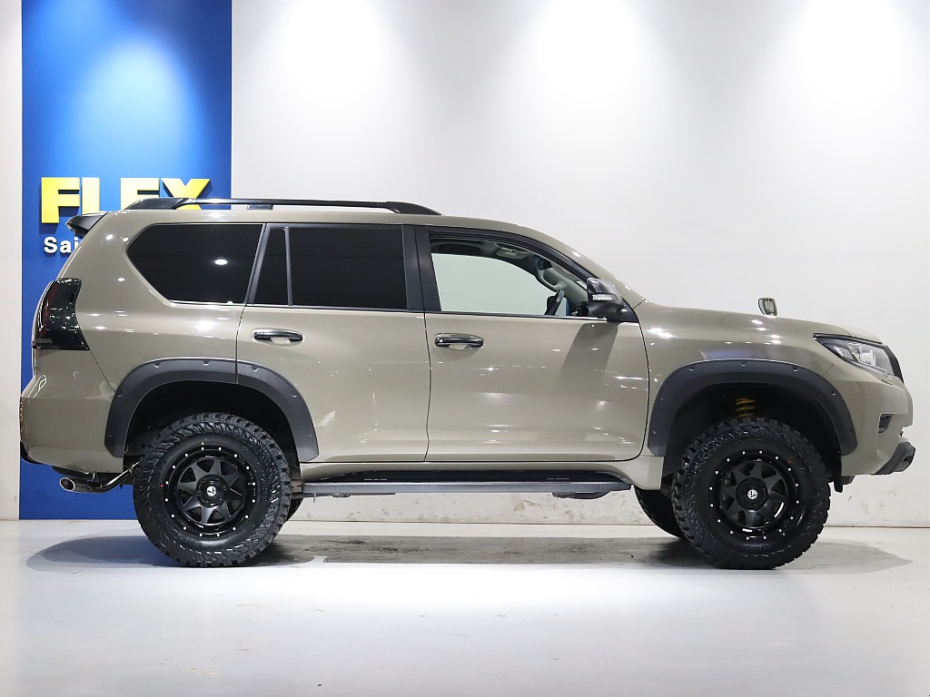 社外パーツも豊富で他とは被らない豪華仕様！