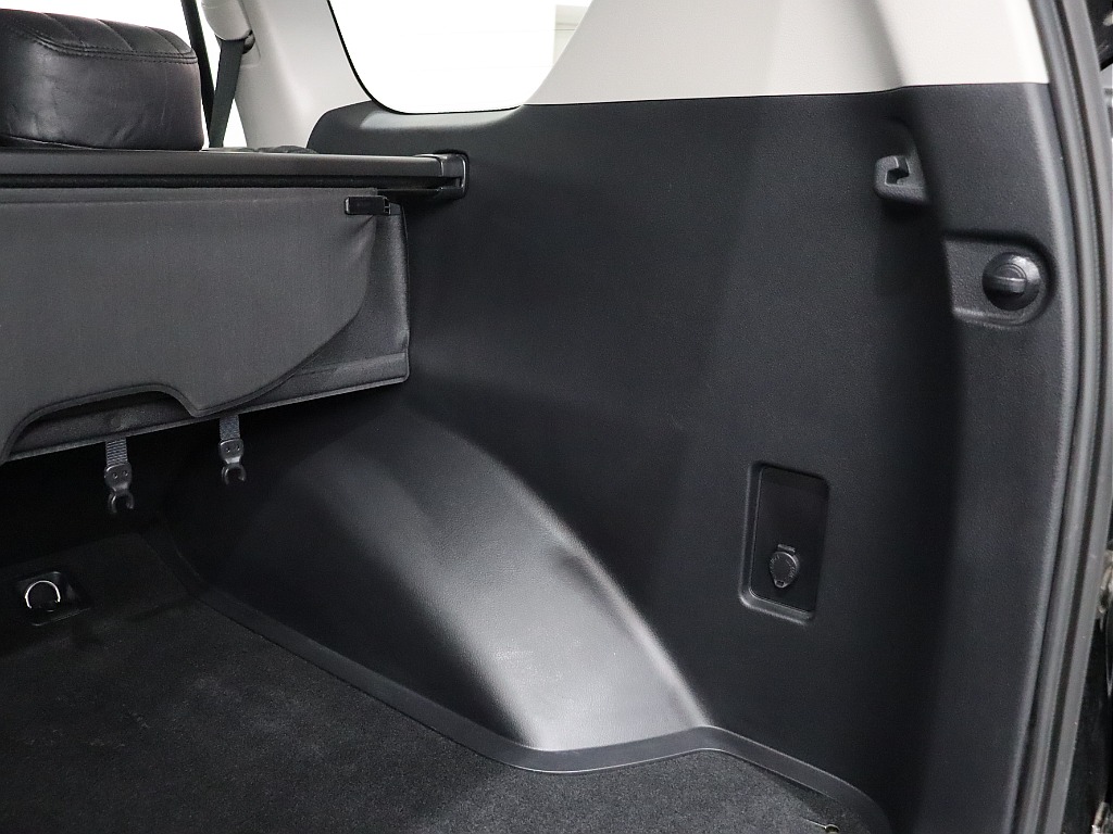 荷室の内張の状態も良好です！