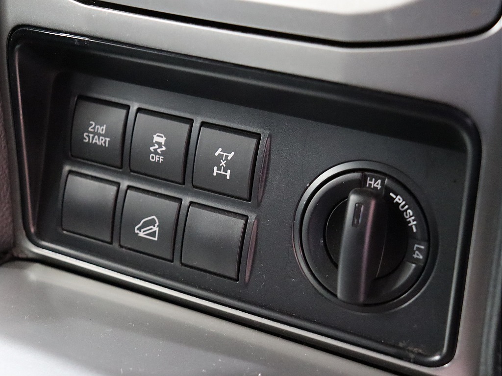 フルタイム４WD！