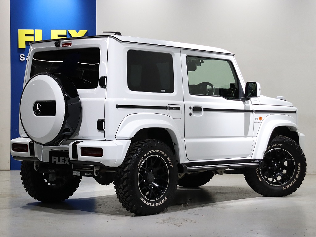 パッと見ジムニーシエラだとは分からないですね♪