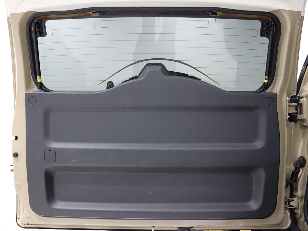 リアゲート内張り！