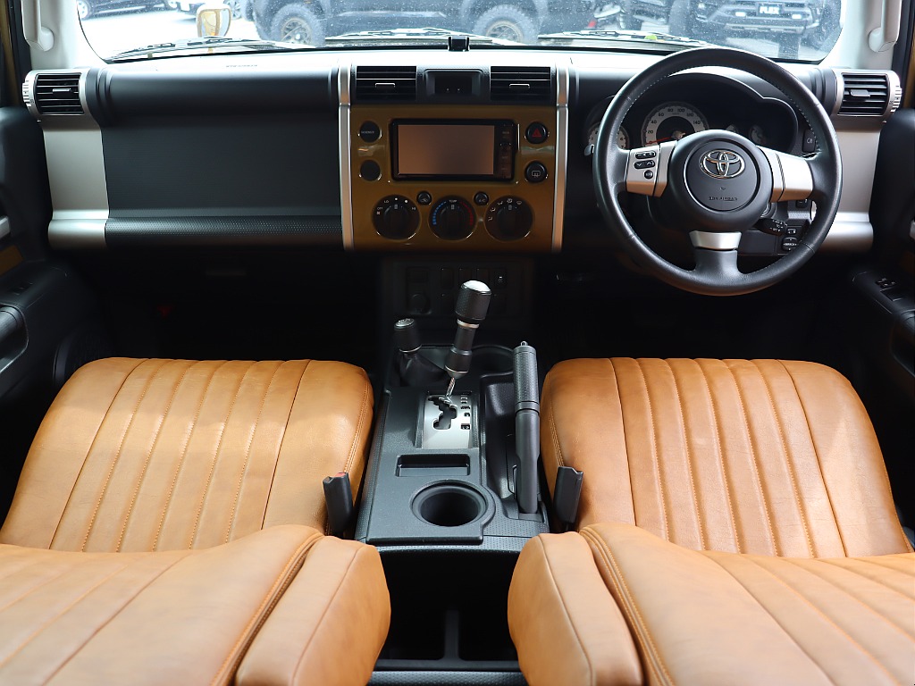 遊び心をくすぐられるようなインパネ廻り！