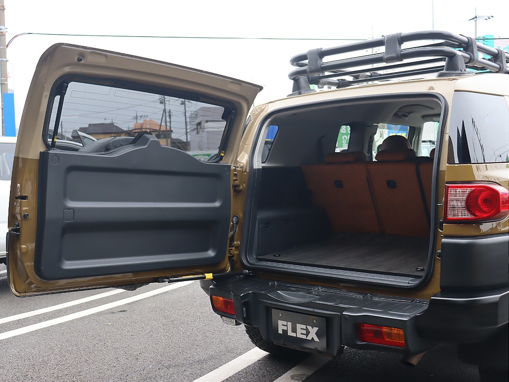 リアゲートは横開きになります！