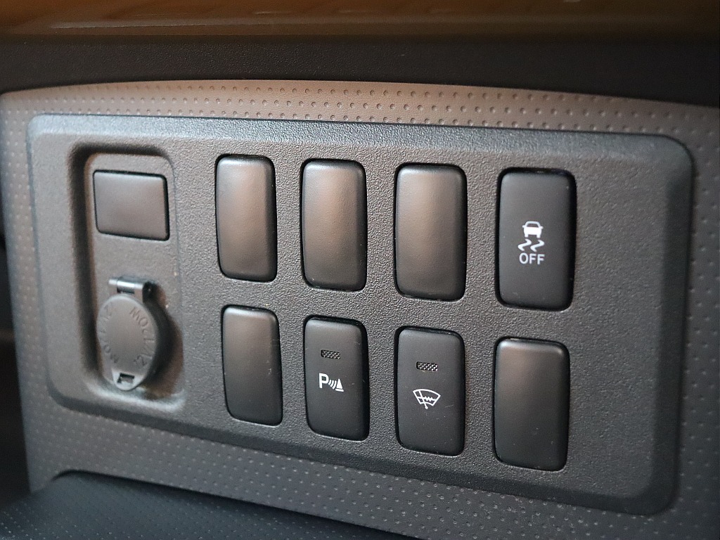 各種スイッチ類！