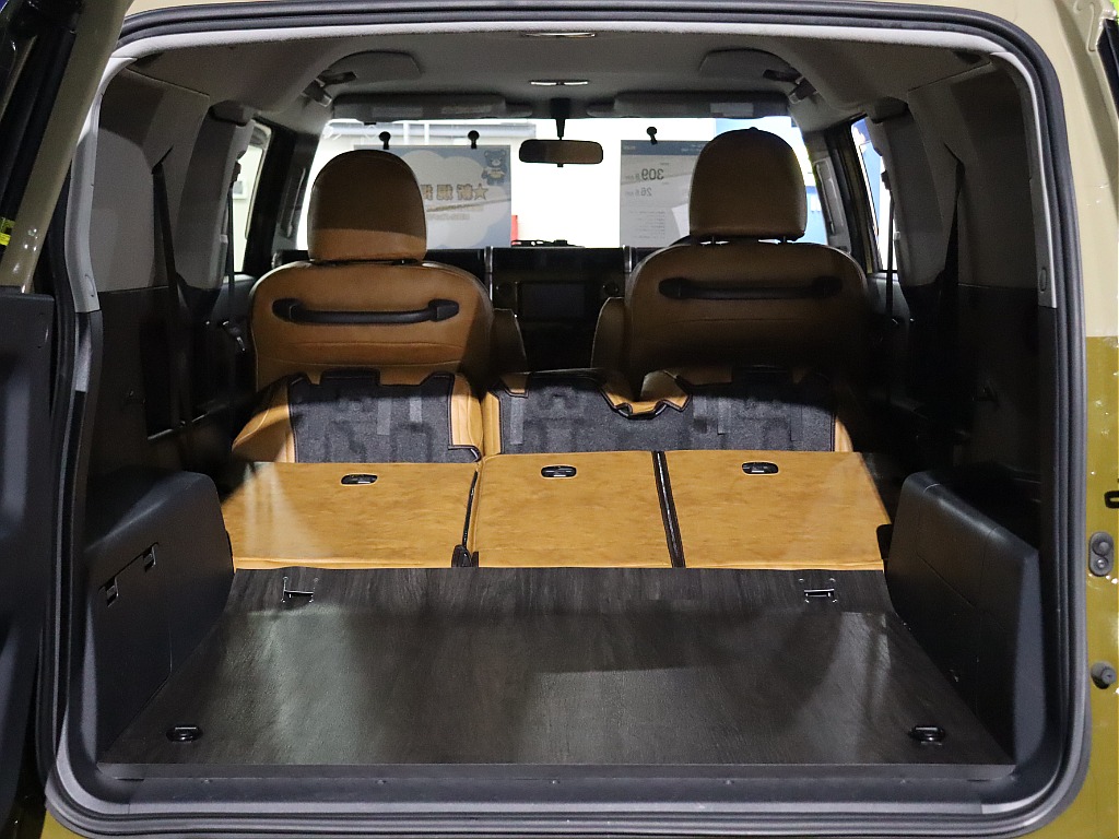 セカンドシート格納時はさらに広々としたラゲッジスペースが確保できます！