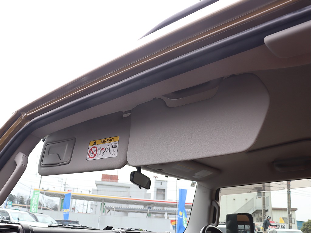 操作性の高いサンバイザー！