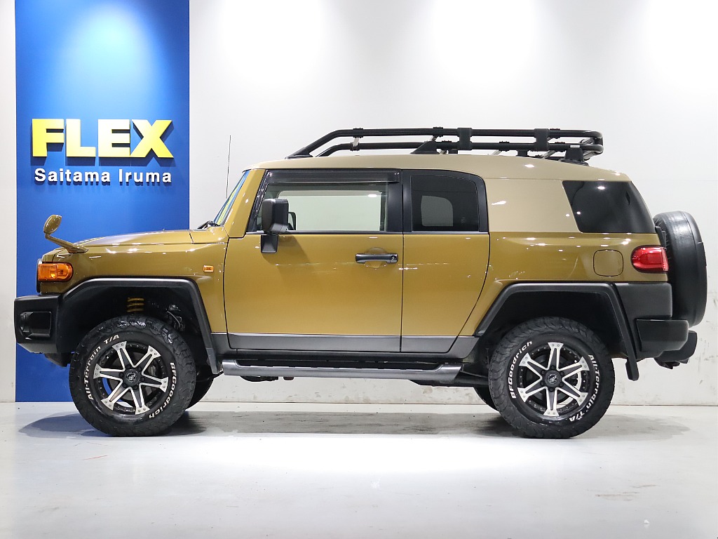 FJクルーザーは観音開きが特徴的です！