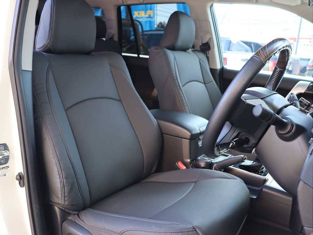 新品シートカバー装備！