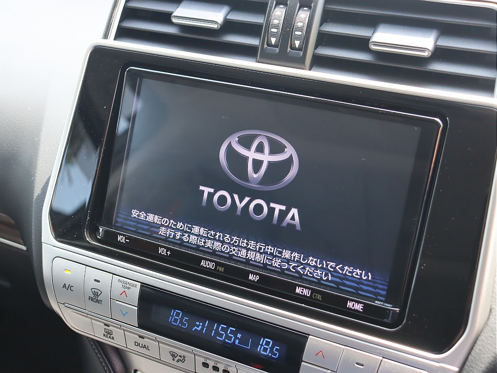 純正9インチナビ！大画面で見やすい！