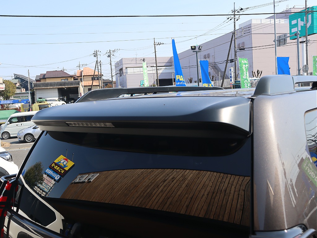 見えにくい所ですがリアスポイラーもマッドブラック！見えないところもこだわっています！