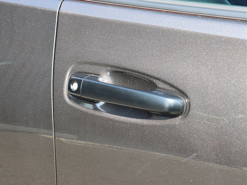 アウタードアハンドルもマッドブラックです☆