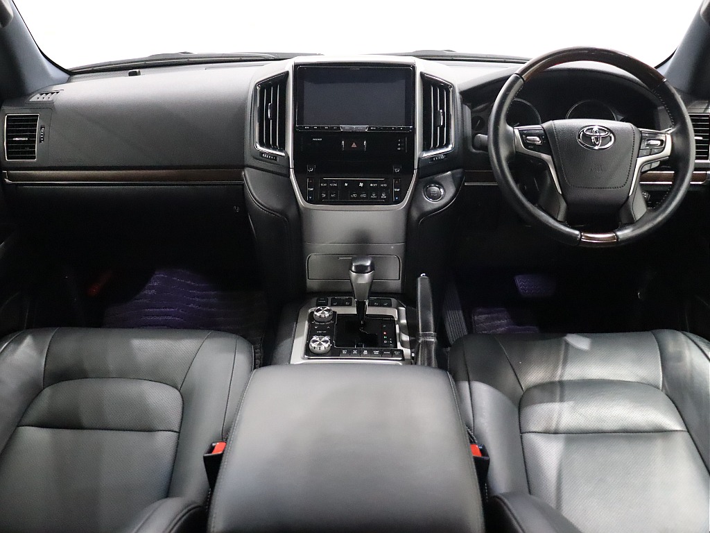 高級感溢れるインパネ周り！