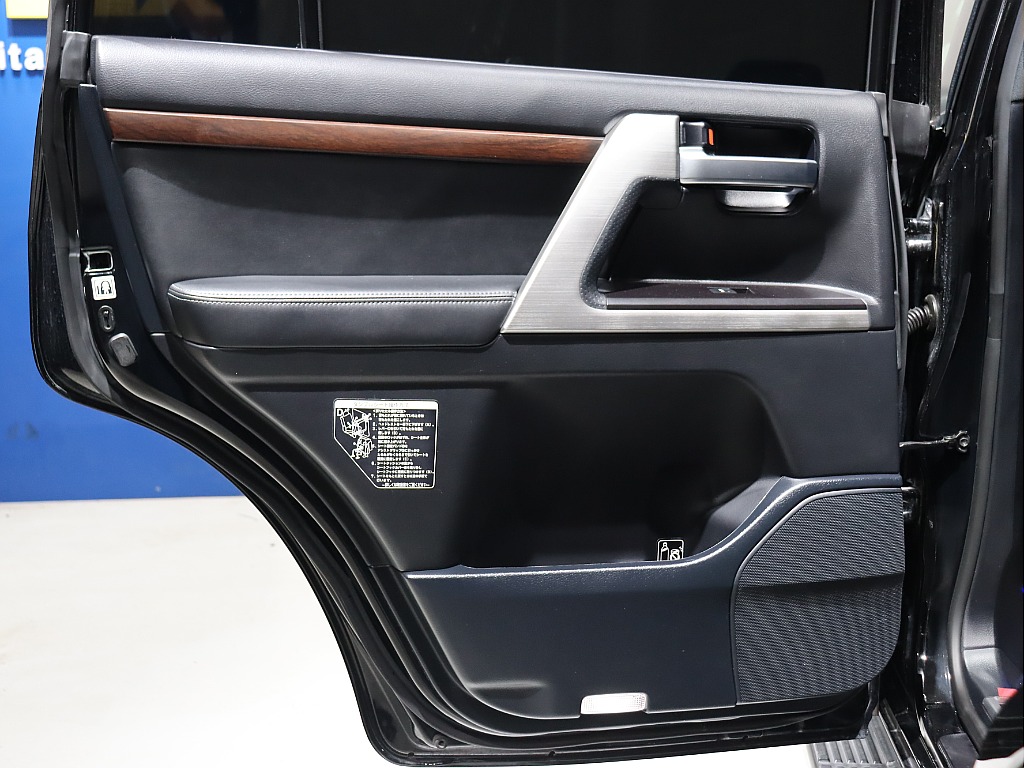 ドア内張の状態もう良好です！